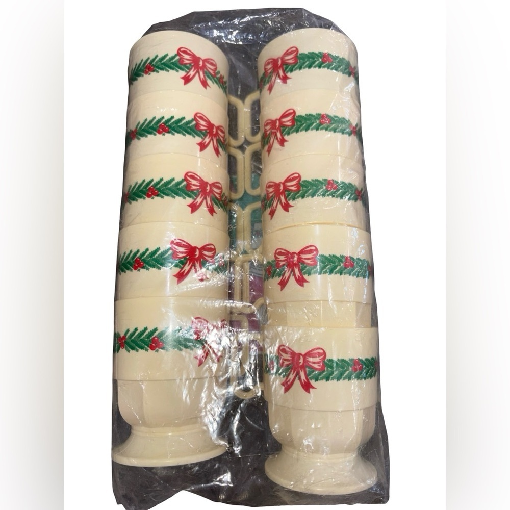 Vintage Party Accents Christmas Wreath Coffee Cups Set of 10-8 oz.NIP - Picture 3 of 3